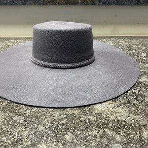 Elegant Gray Women's Wide-Brim Hat